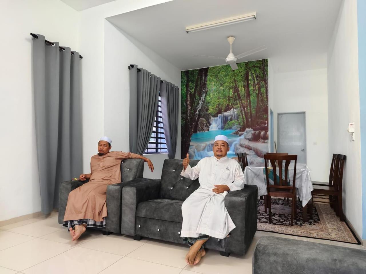 Nasuha 3 Semi-d House, 3 Bedroom, 2 Bathroom, 4 Unit Aircond, Free Wifi And Netflix