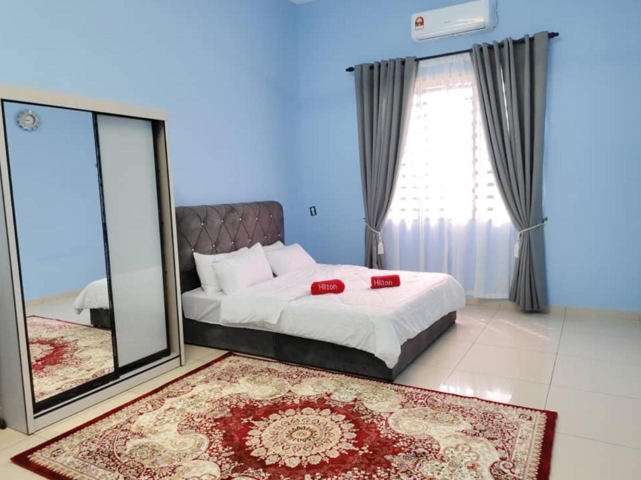 Nasuha 3 Semi-d House, 3 Bedroom, 2 Bathroom, 4 Unit Aircond, Free Wifi And Netflix *